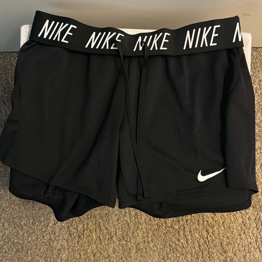 Women’s small Nike running shorts